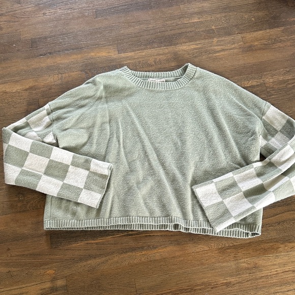 Green and White Checkered Cropped Sweater - Picture 1 of 2